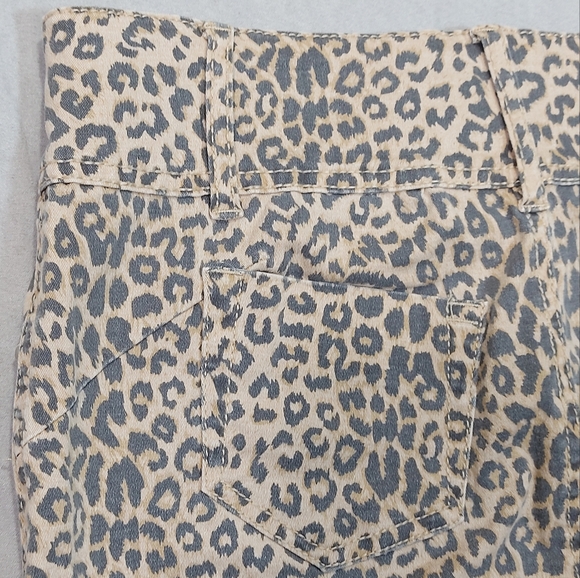 Foxy Jeans Denim Leopard Cheetah Print Mini Skirt, 11/31 - Picture 11 of 11